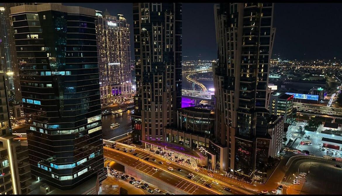 Chic Near Down Town In Business Bay Apartment *