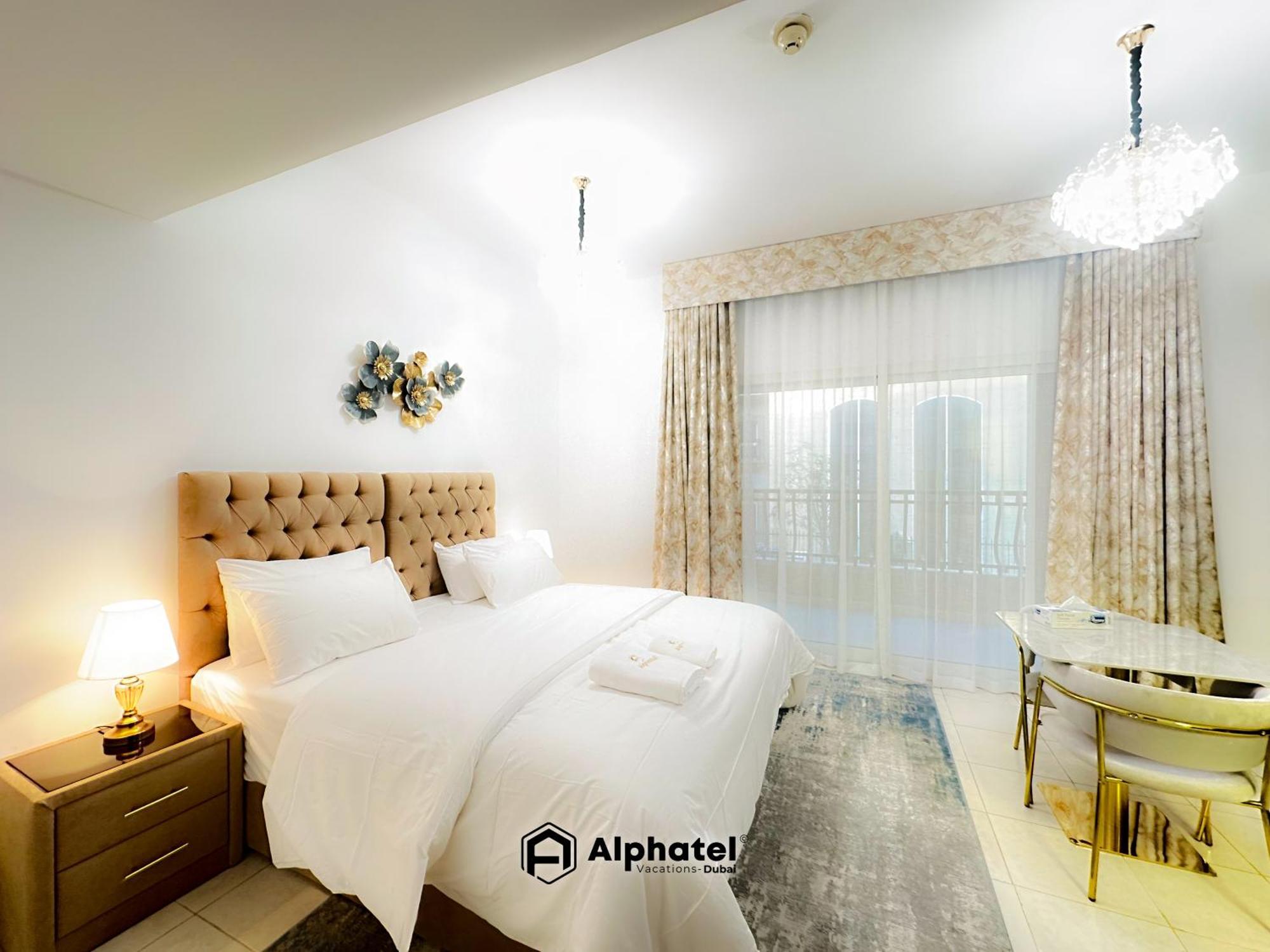 Elegant 3-bedroom In Jvc - - Ideal For Modern Lifestyles - By Alphatel Vacations Guest house *