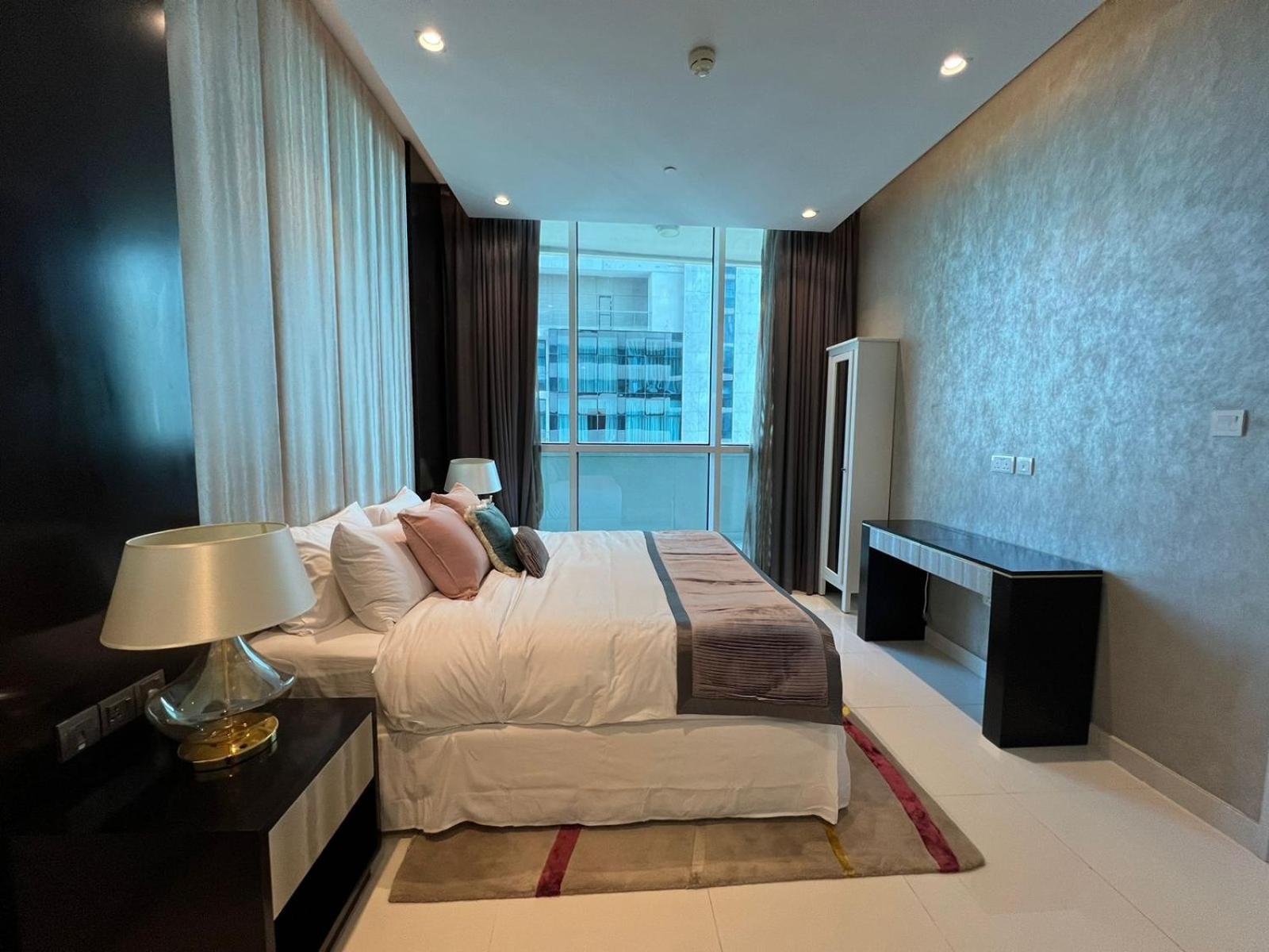 Apartment Downtown 1br - 5 Minutes To Mall - Panoramic Pool Dubai