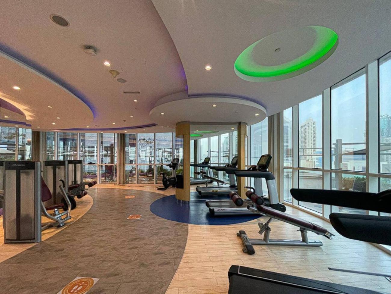 Apartment Downtown 1br - 5 Minutes To Mall - Panoramic Pool Dubai