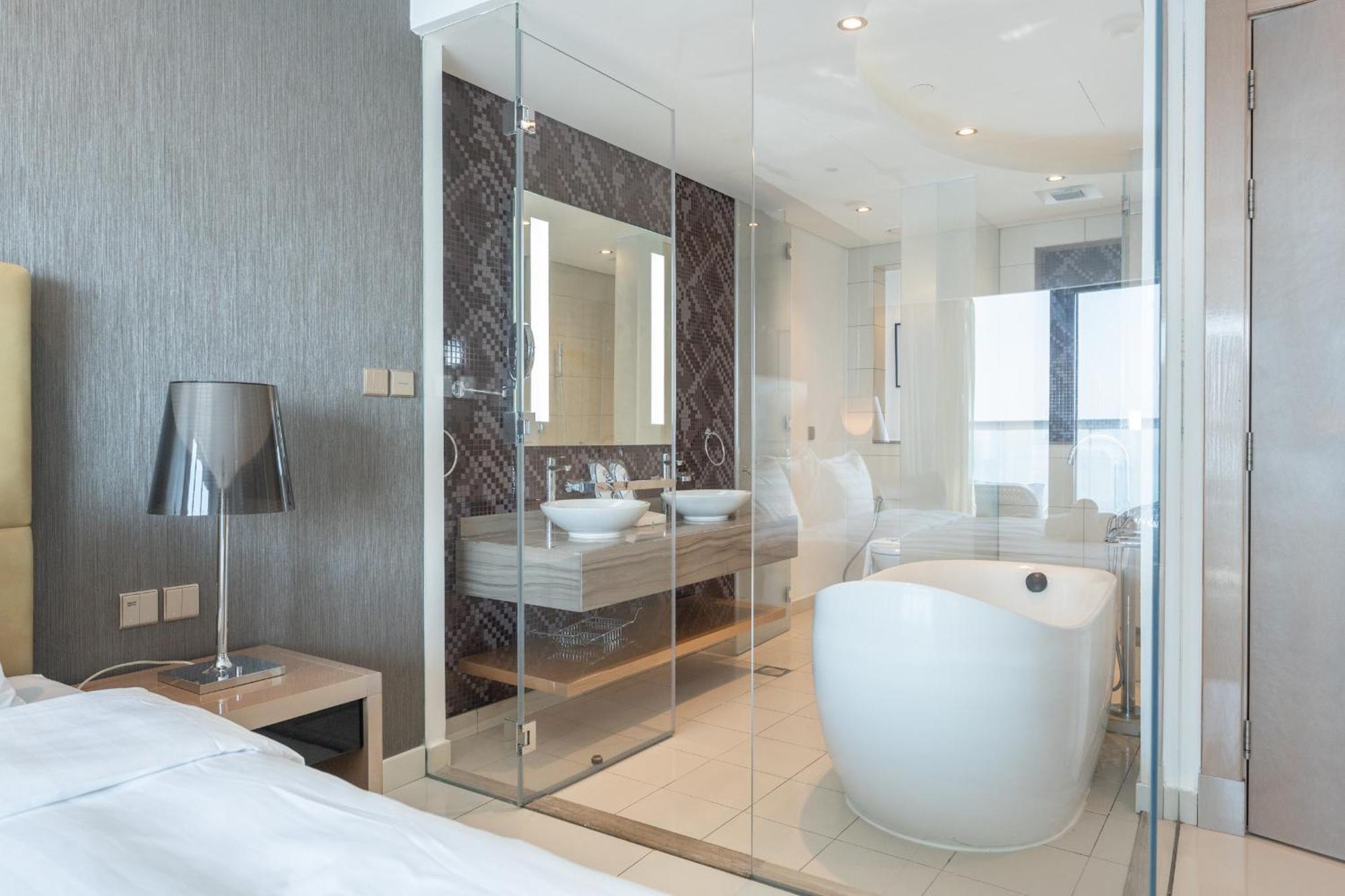 3 Bed In Damac Paramount By Pk Holidays Apartment