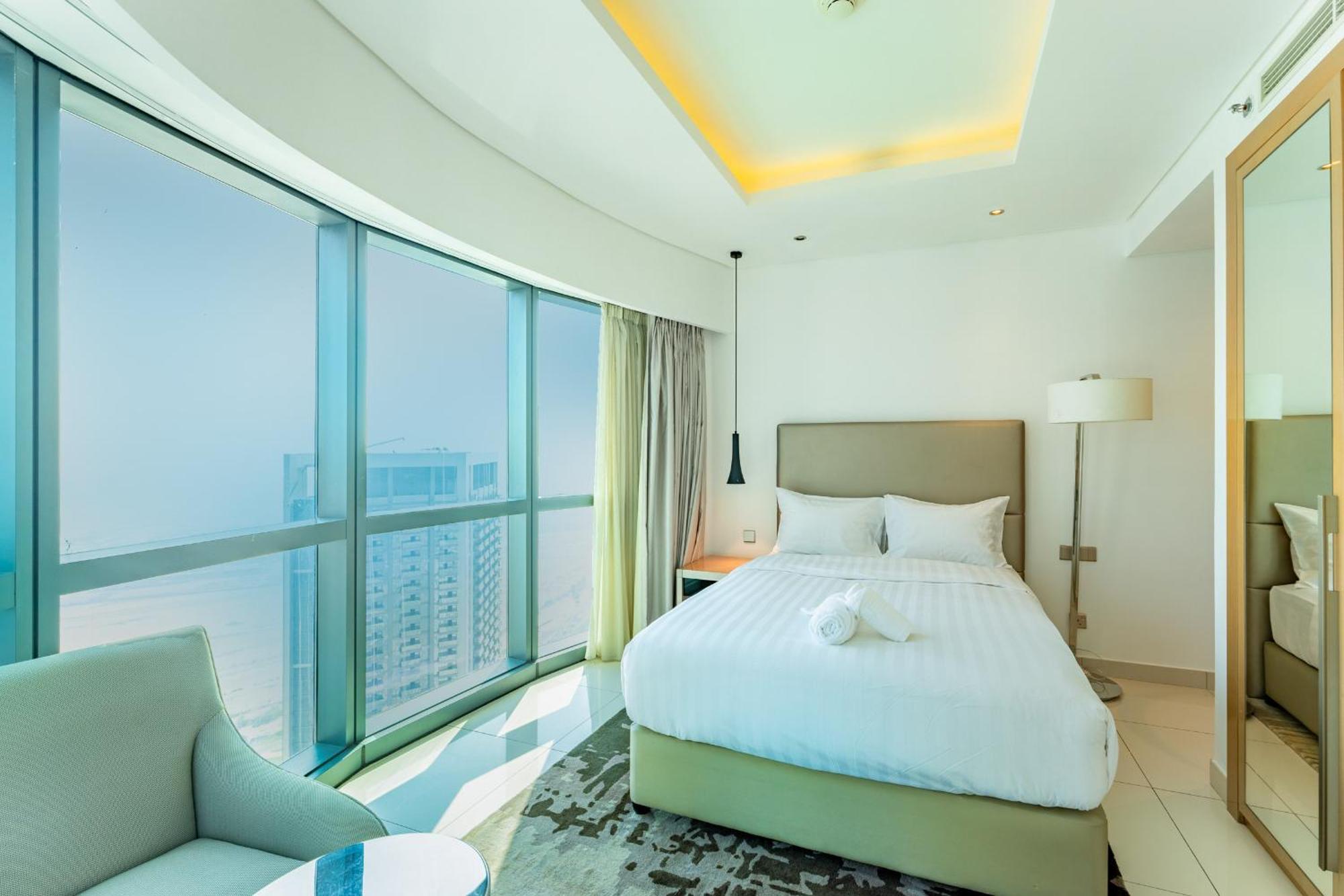 Apartment 3 Bed In Damac Paramount By Pk Holidays *