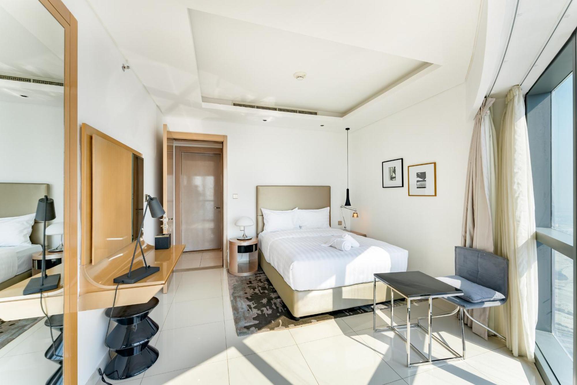 Apartment 3 Bed In Damac Paramount By Pk Holidays