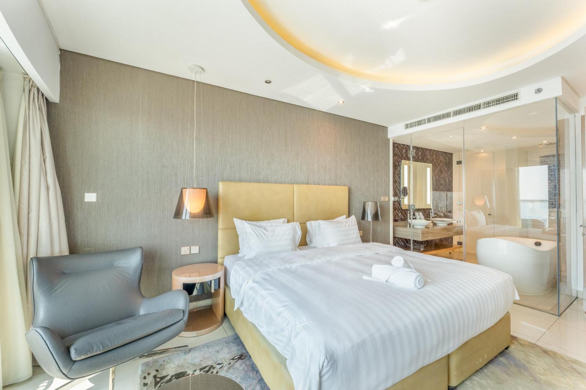 3 Bed In Damac Paramount By Pk Holidays