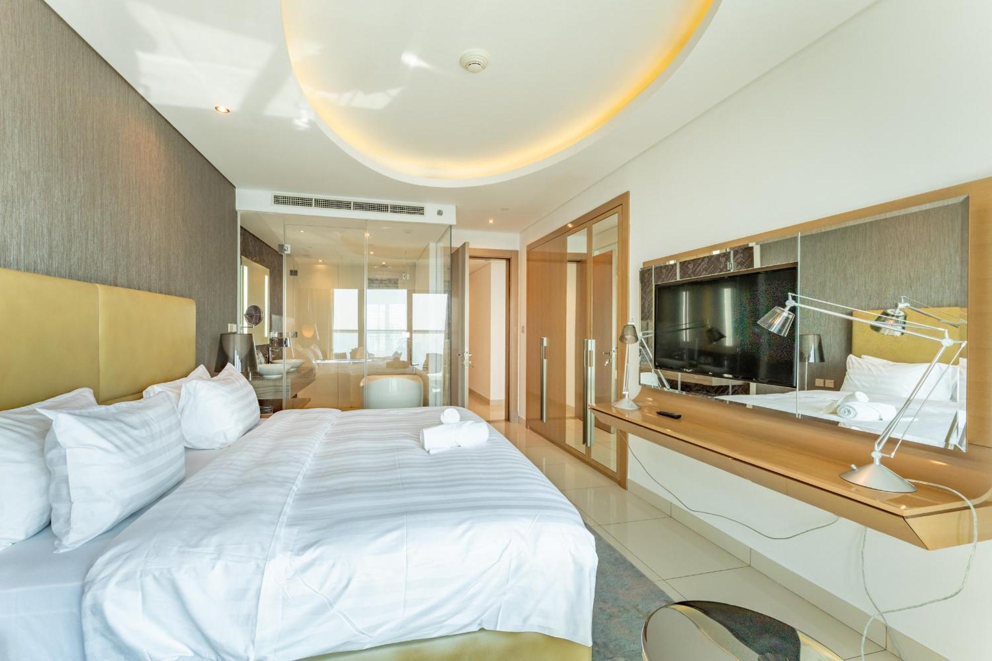 Apartment 3 Bed In Damac Paramount By Pk Holidays Dubai