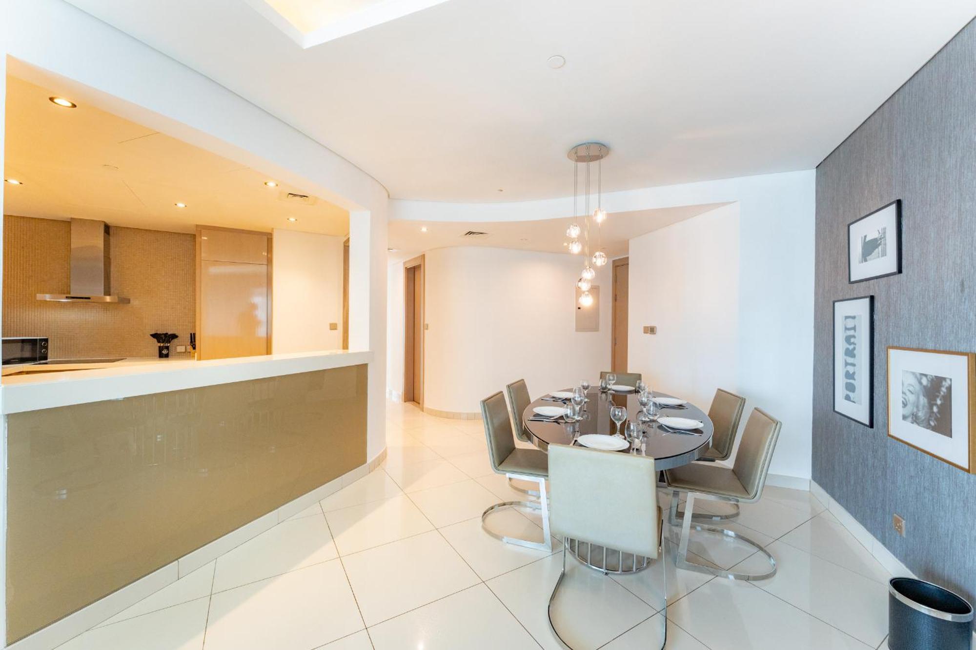 3 Bed In Damac Paramount By Pk Holidays * Dubai