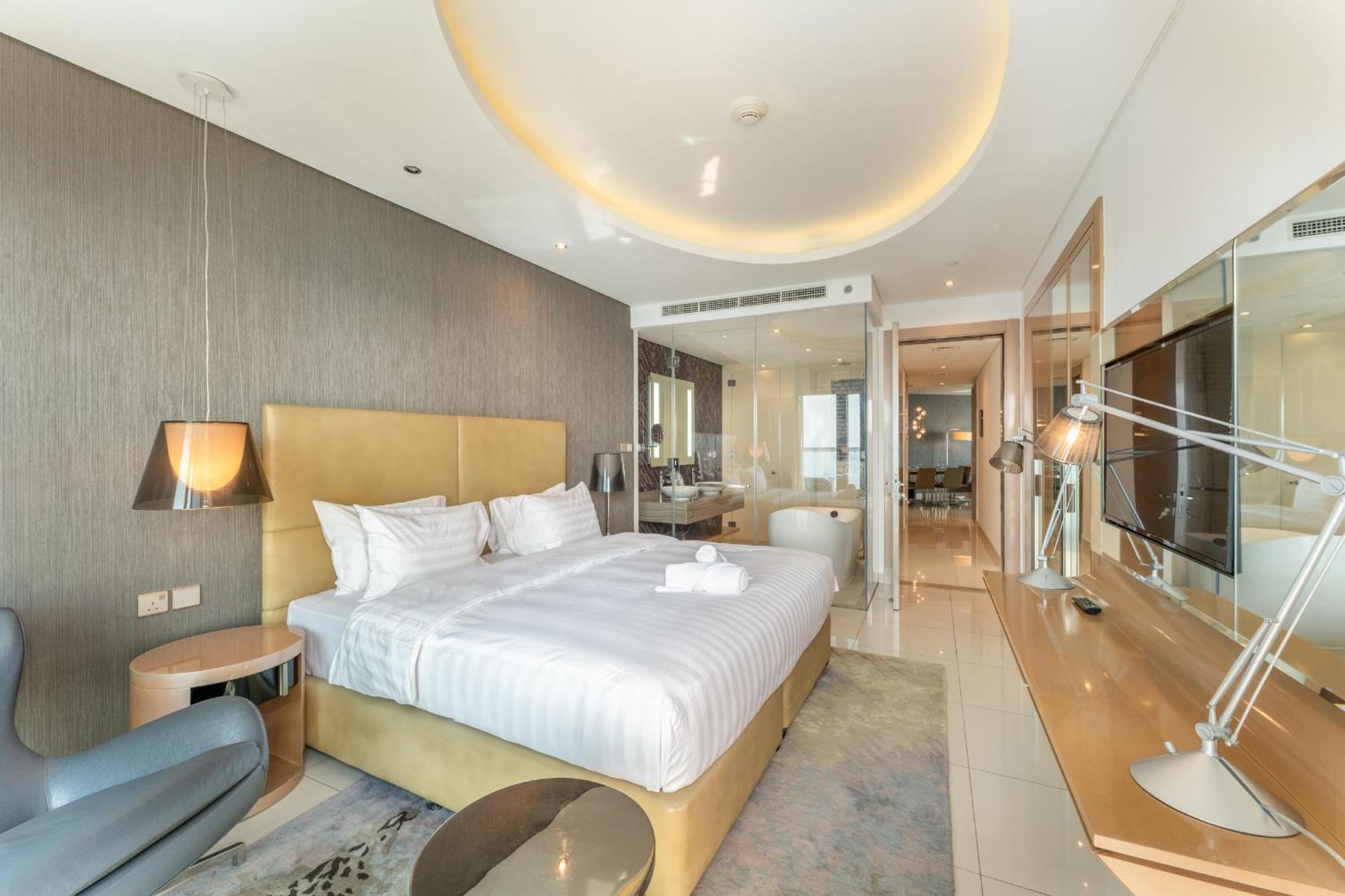 Apartment 3 Bed In Damac Paramount By Pk Holidays *