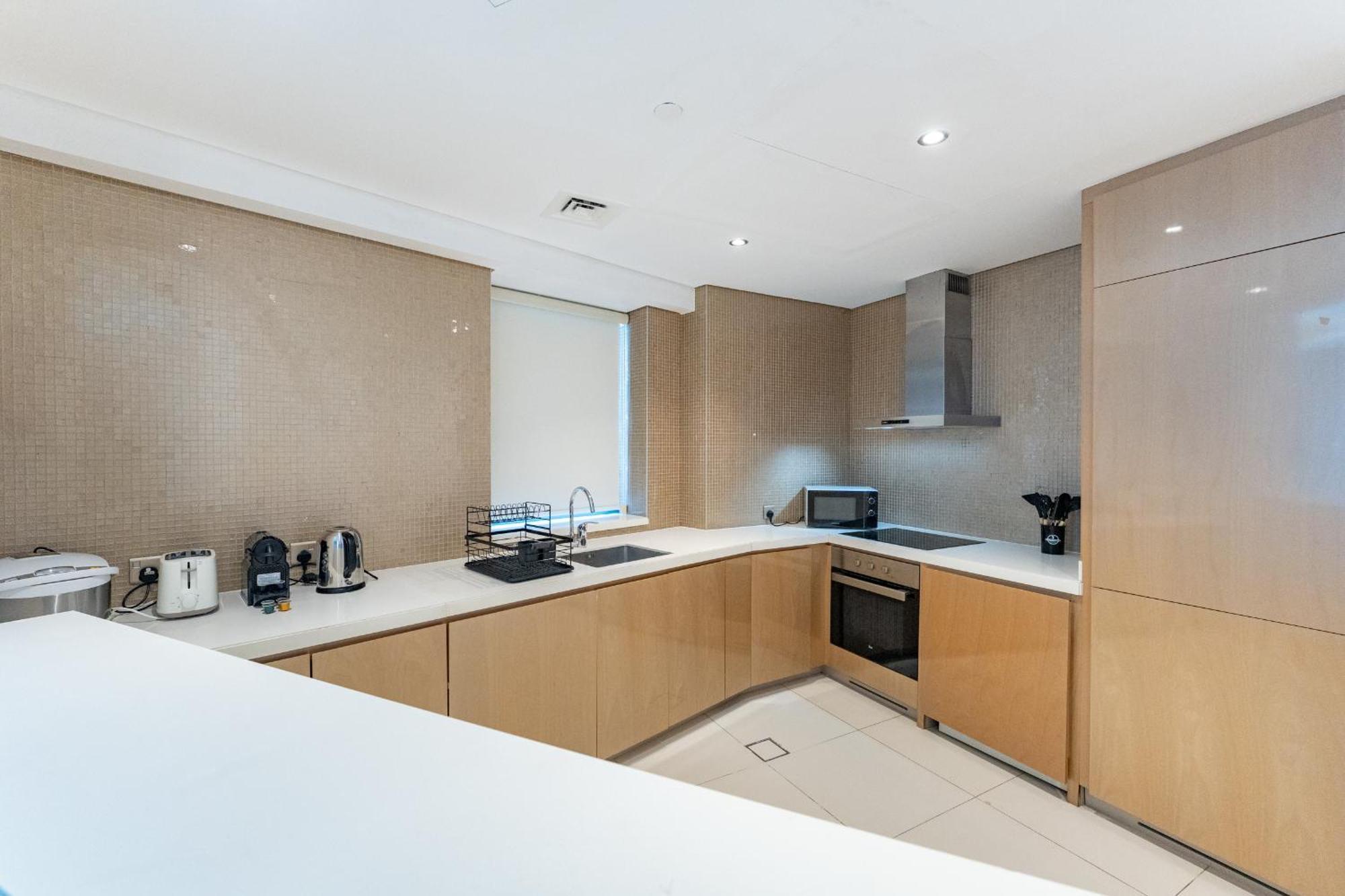 3 Bed In Damac Paramount By Pk Holidays Apartment