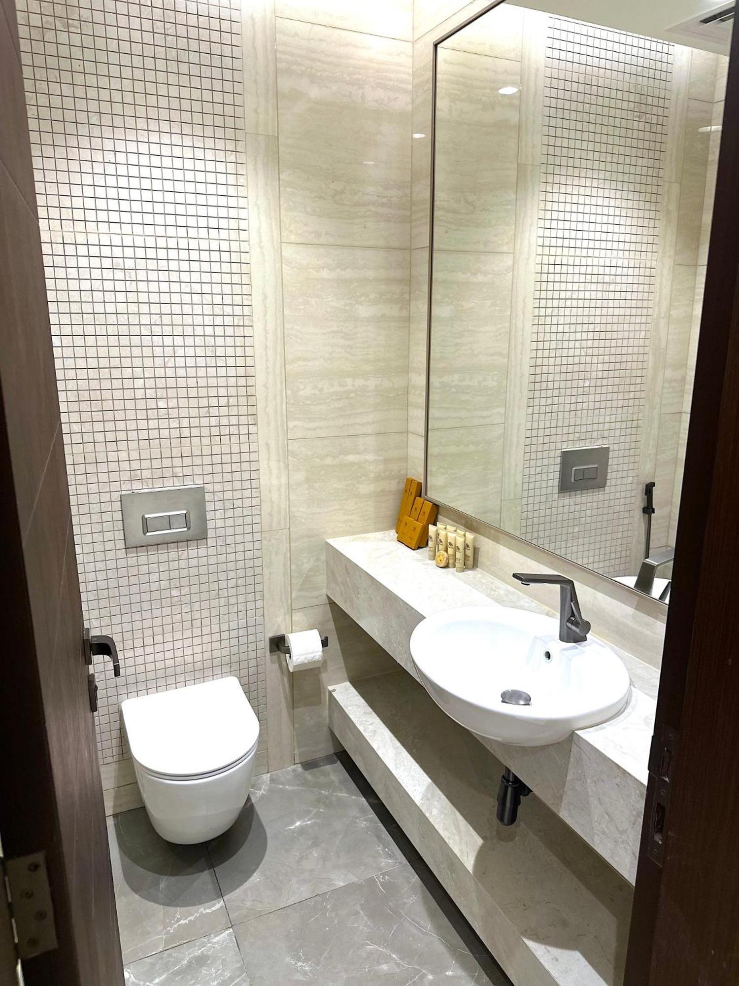 Amazing Luxury 2 Bd In Business Bay * Dubai