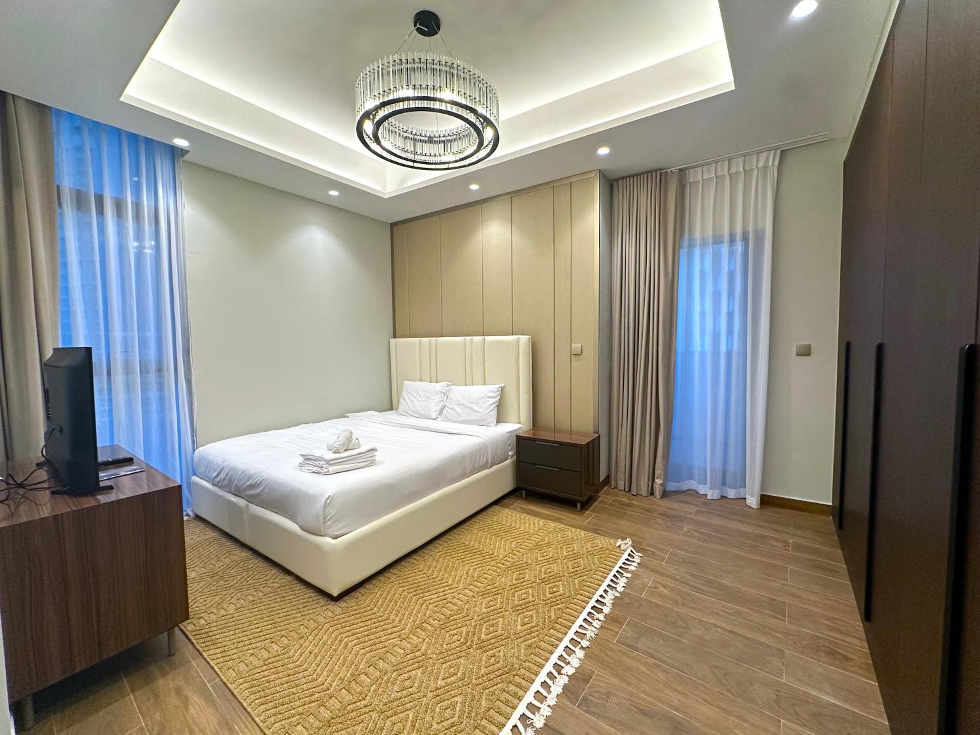 Amazing Luxury 2 Bd In Business Bay *