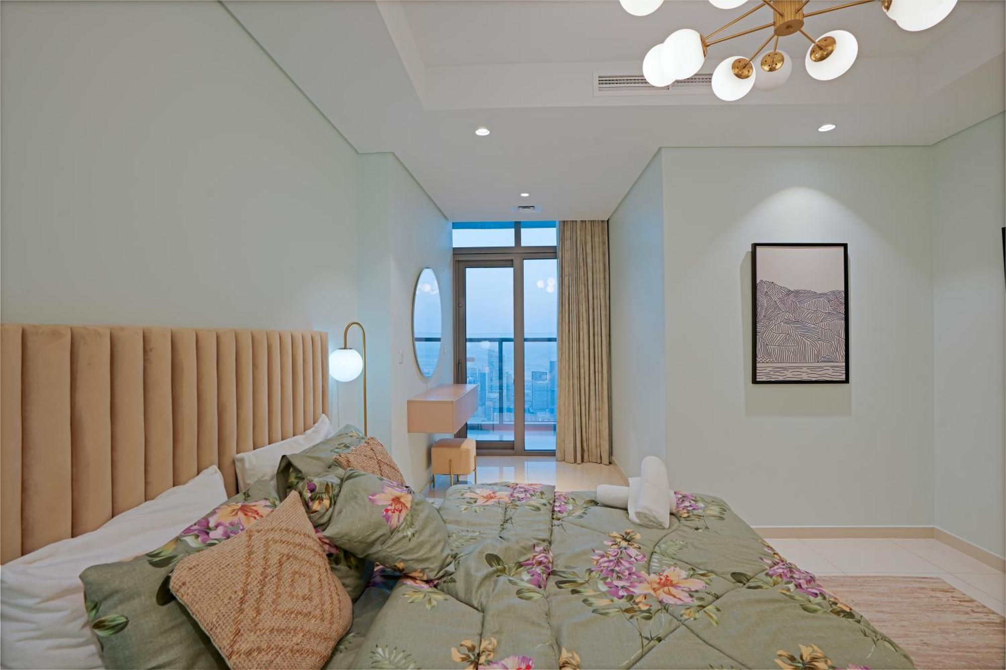 Ch - 2br Paramount - Floor Burj View