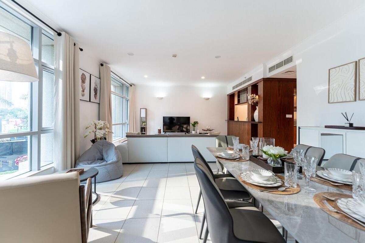 Chic 1-bedroom Getaway With Downtown Living Charm Dubai