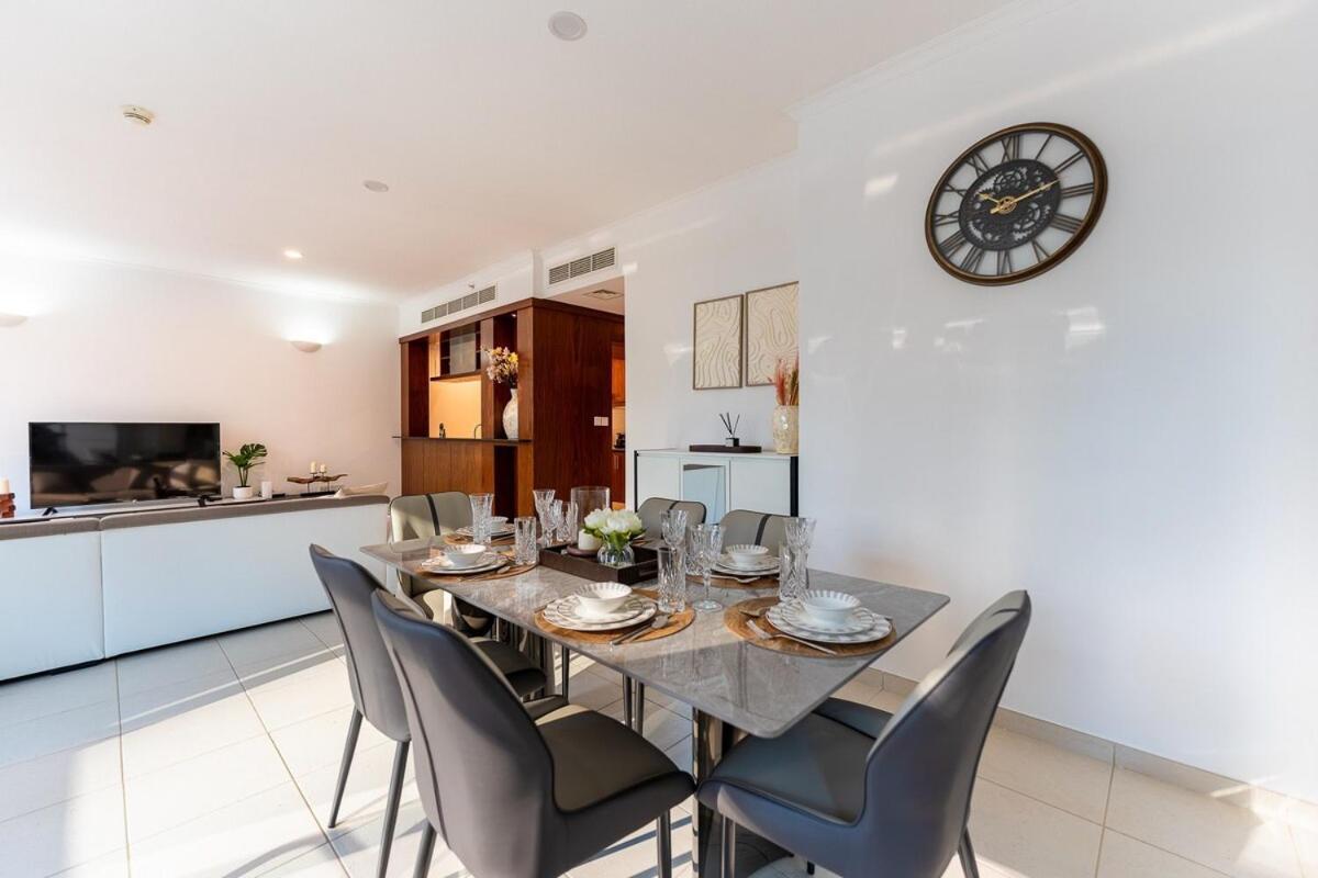 Chic 1-bedroom Getaway With Downtown Living Charm Apartment *