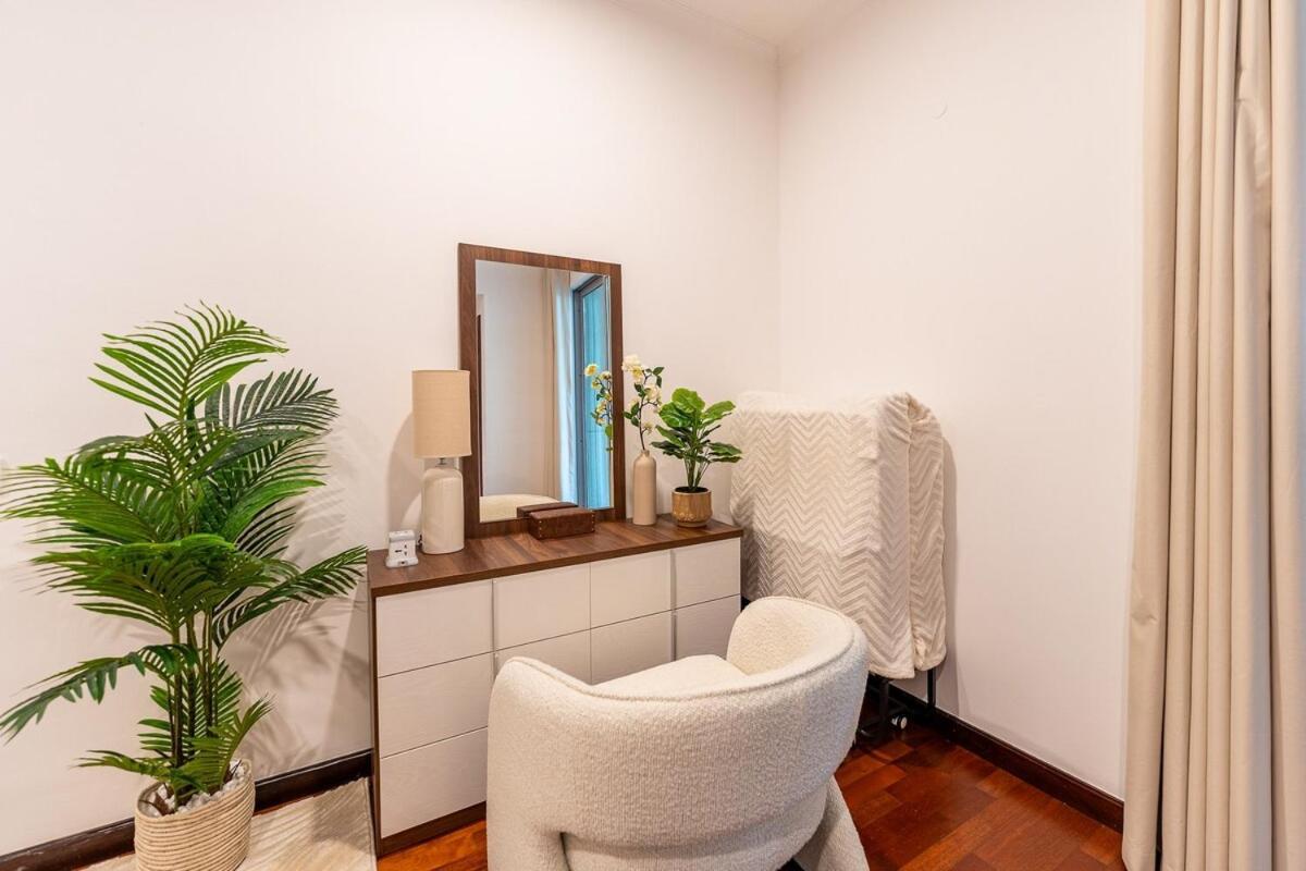 Chic 1-bedroom Getaway With Downtown Living Charm Apartment Dubai