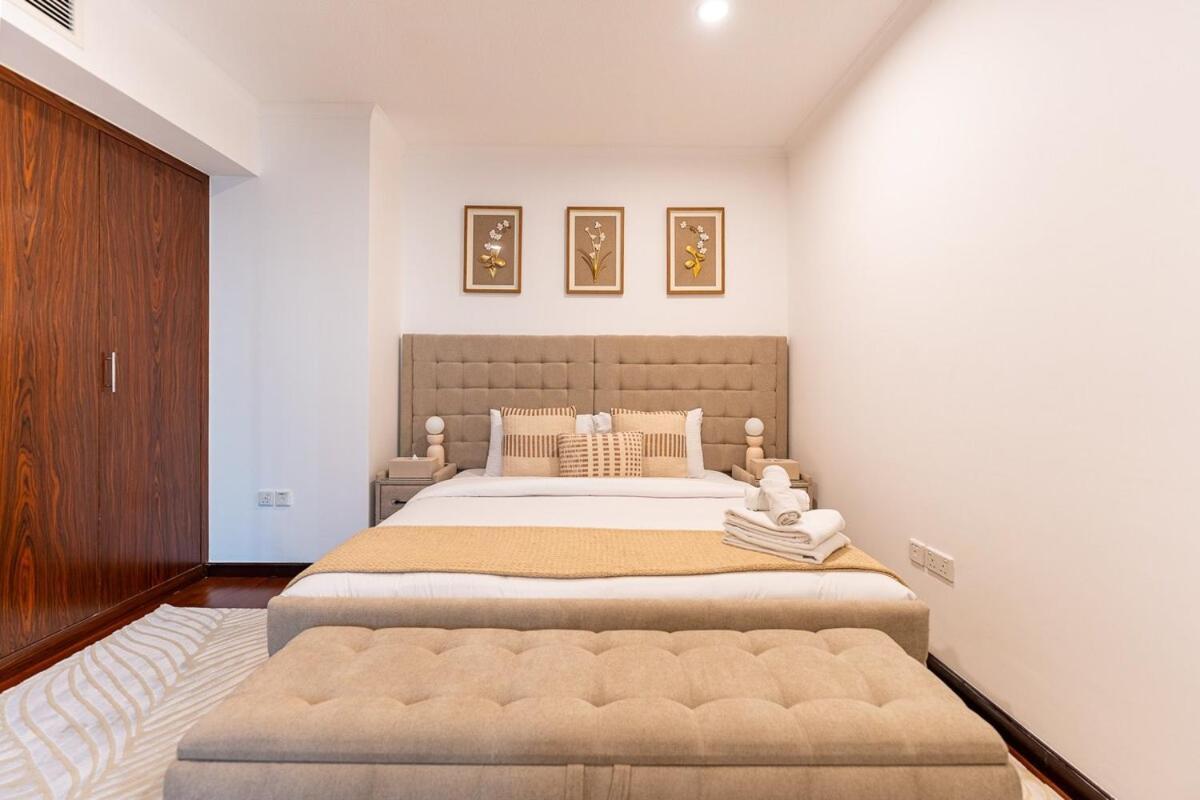 Chic 1-bedroom Getaway With Downtown Living Charm Apartment