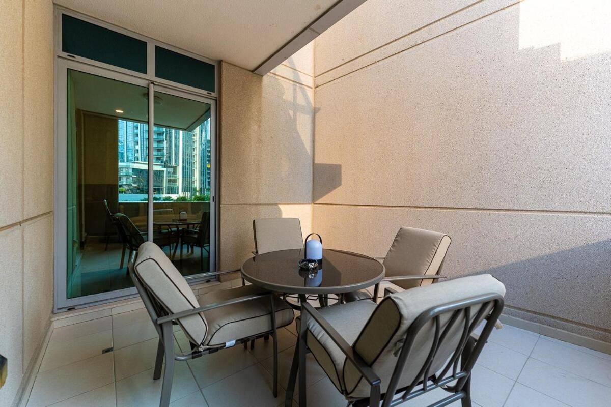 Apartment Chic 1-bedroom Getaway With Downtown Living Charm *