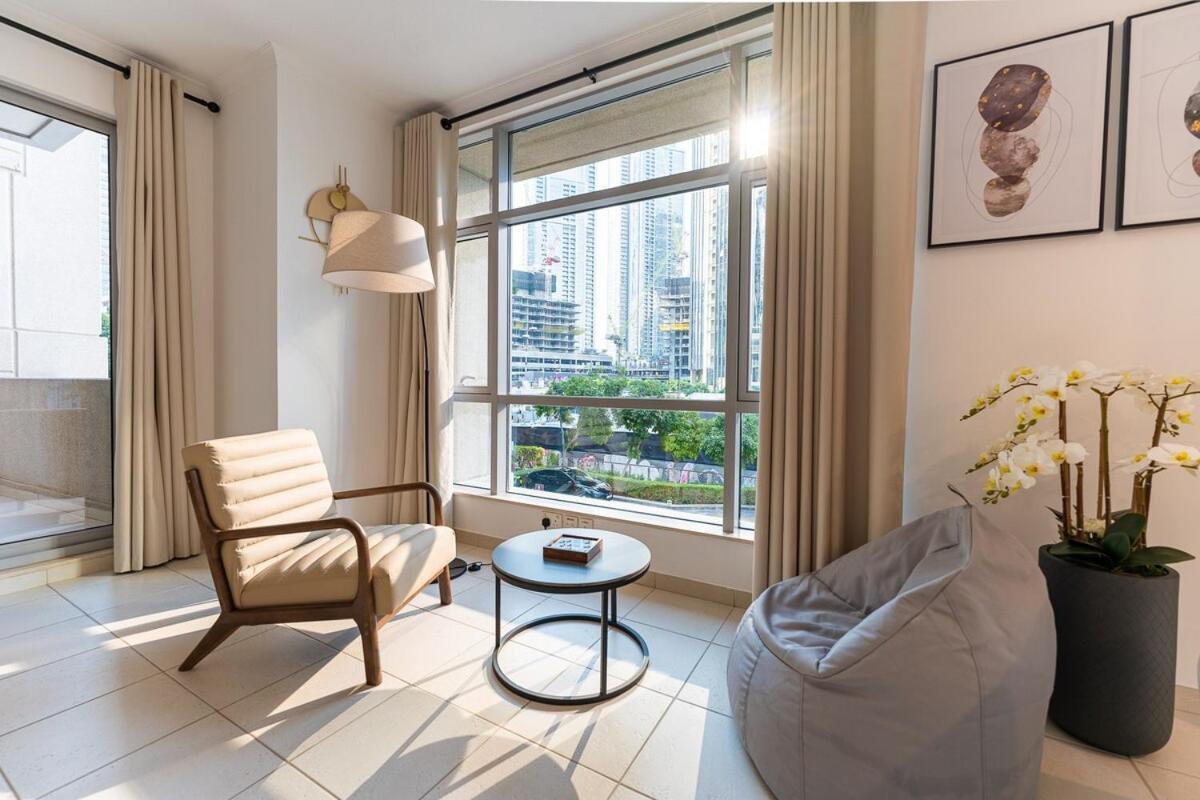 Chic 1-bedroom Getaway With Downtown Living Charm Apartment