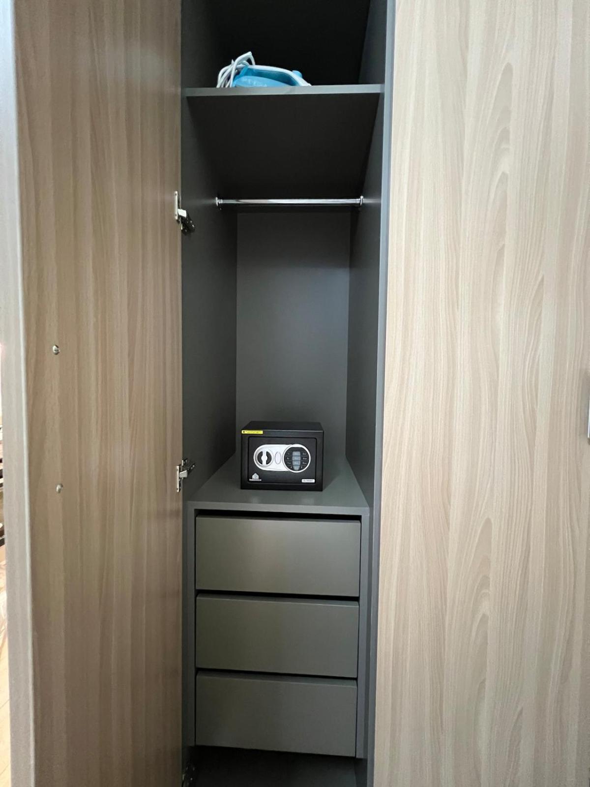 Brand New Near Burj Khalifa & Mall Apartment