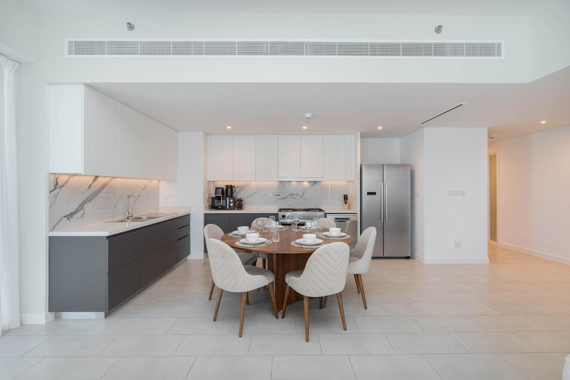 Beautiful 2 Bedroom Sea Views At La Vie Jbr