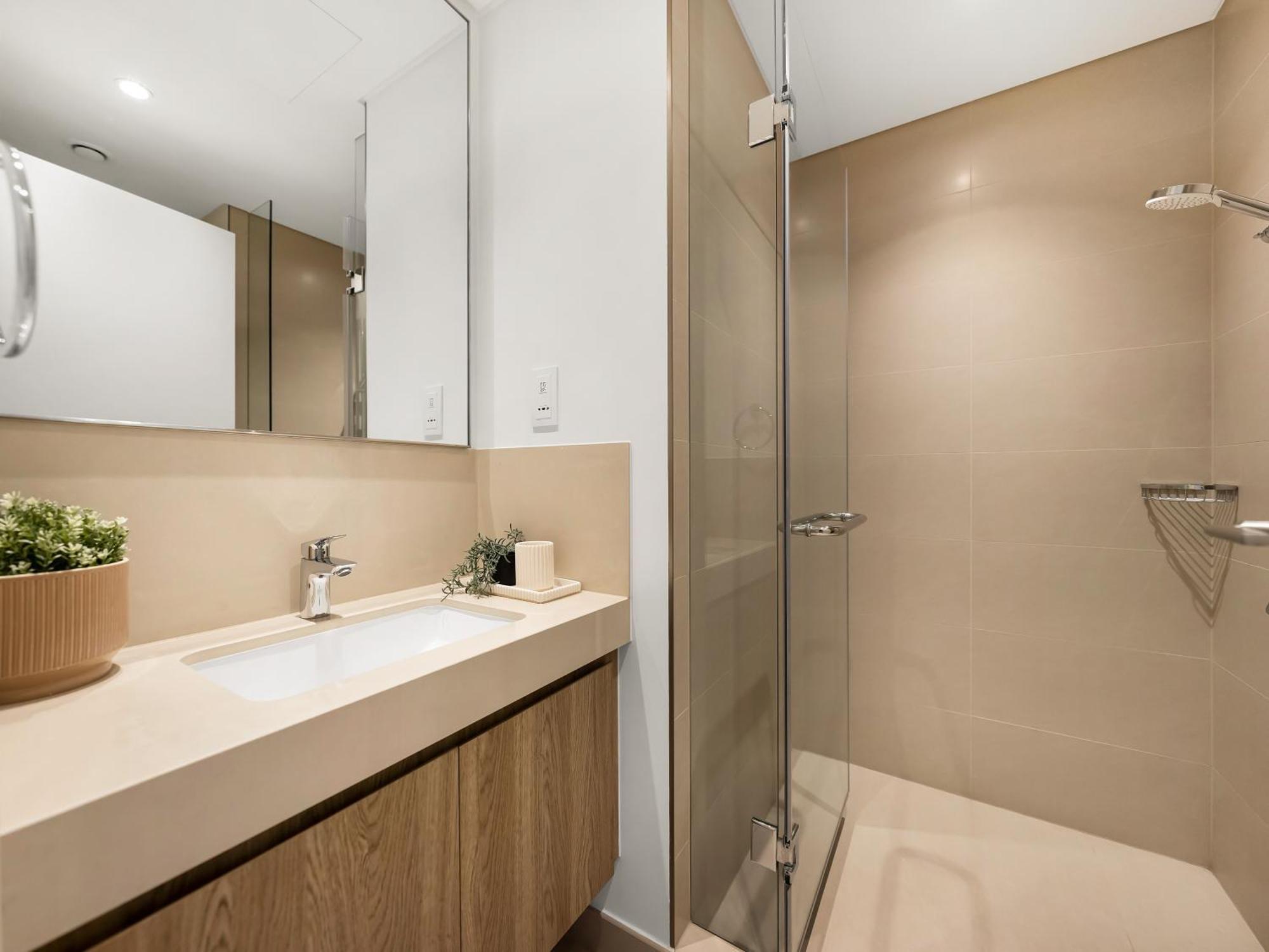 Apartment The Cinema Luxury 2-bed Near Mall