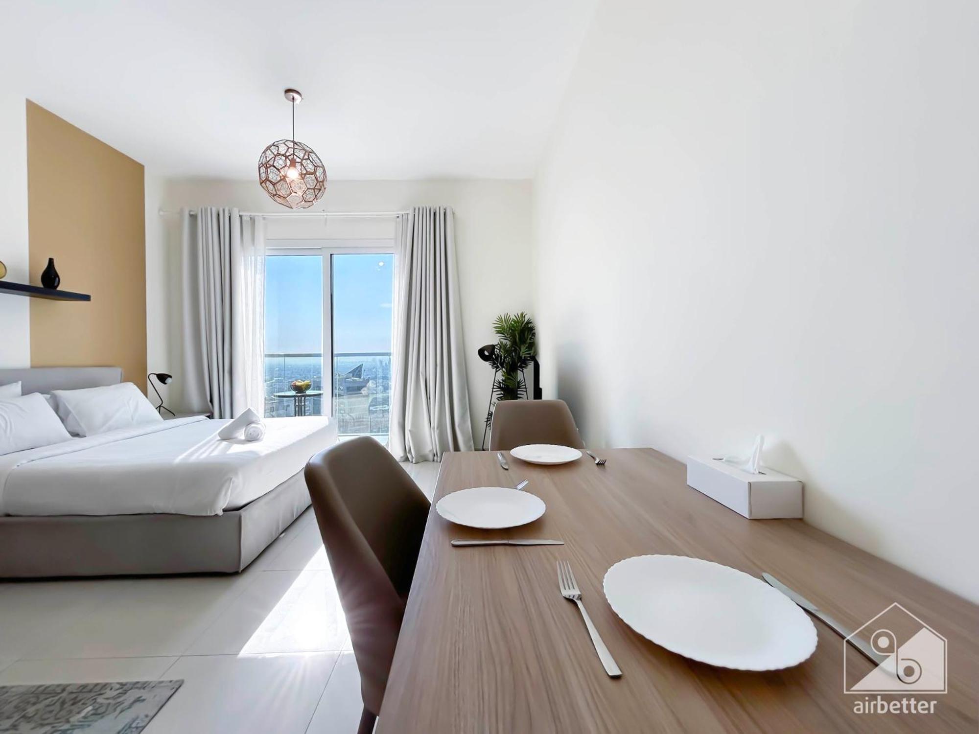 Amazing With Balcony & View * Dubai