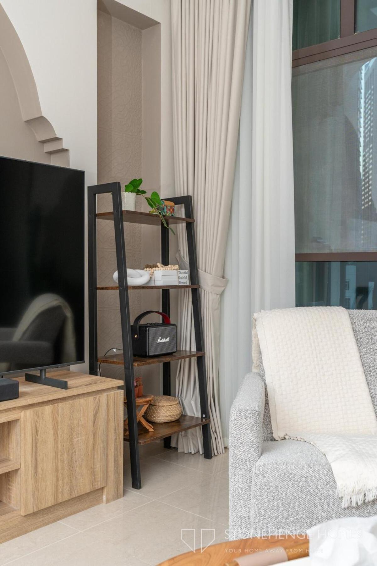Lux & Cozy 1 Bedroom Steps Away From Burj Khalifa & Mall Apartment