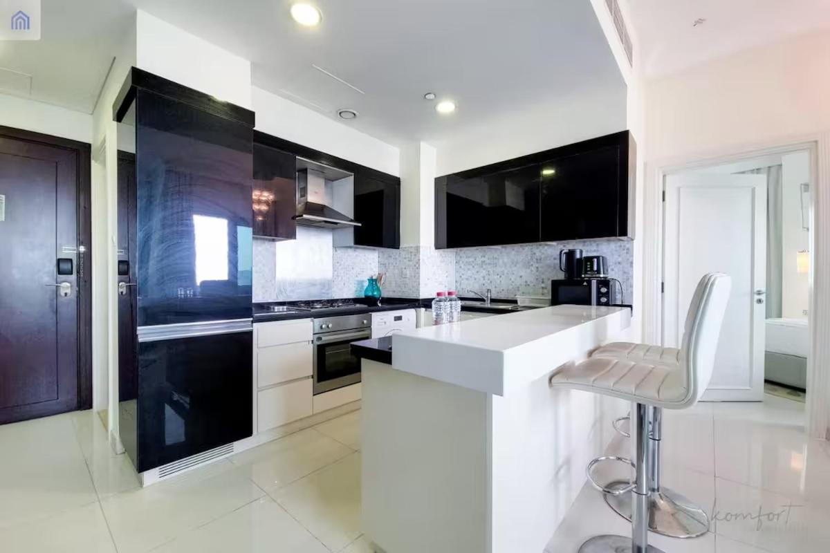 Apartment Luxury Downtown Next To Mall Of *