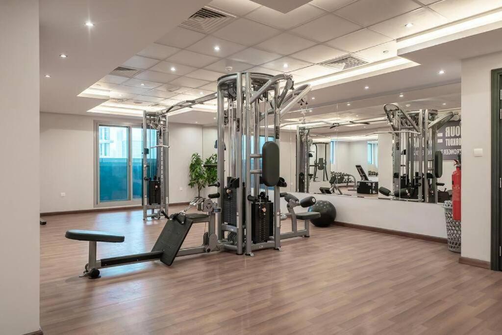 Apartment Stylish With Pool And Gym