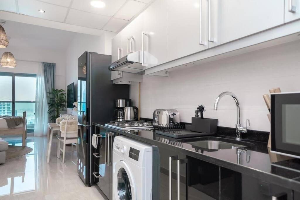 Apartment Stylish With Pool And Gym *