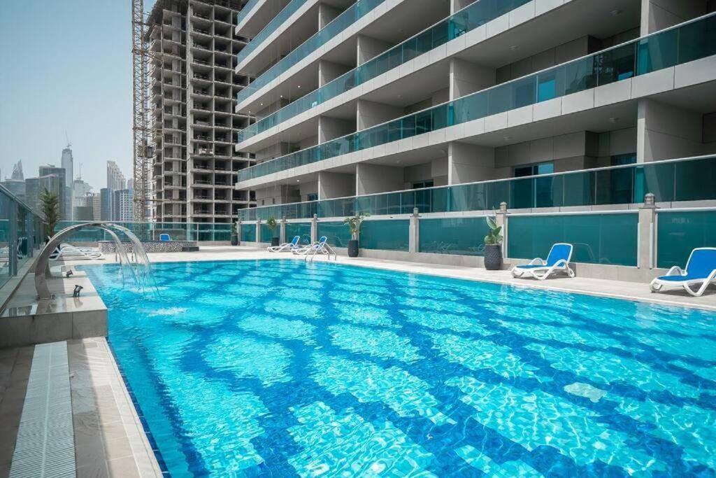 Stylish With Pool And Gym Apartment Dubai