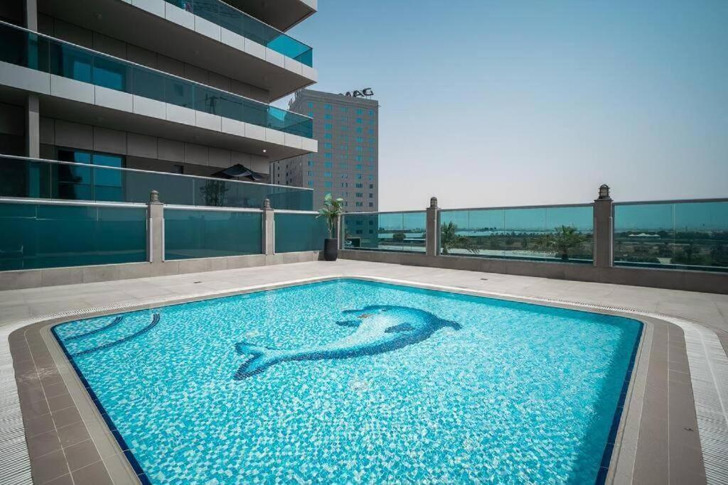 Stylish With Pool And Gym