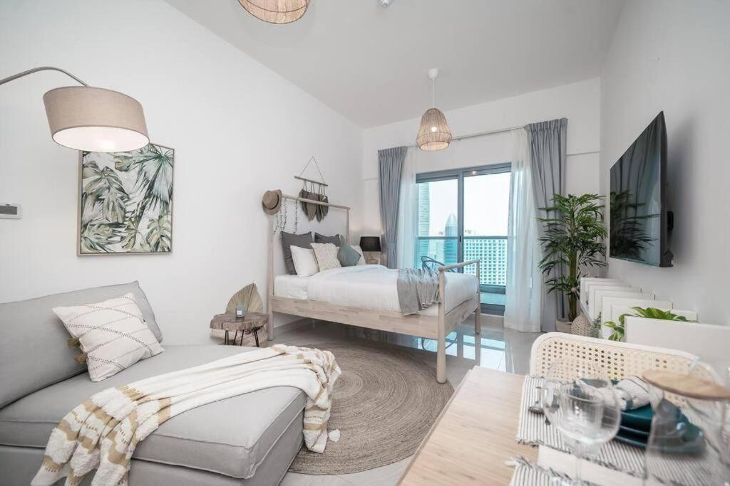 Apartment Stylish With Pool And Gym Dubai