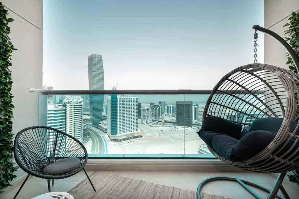 Apartment Stylish With Pool And Gym