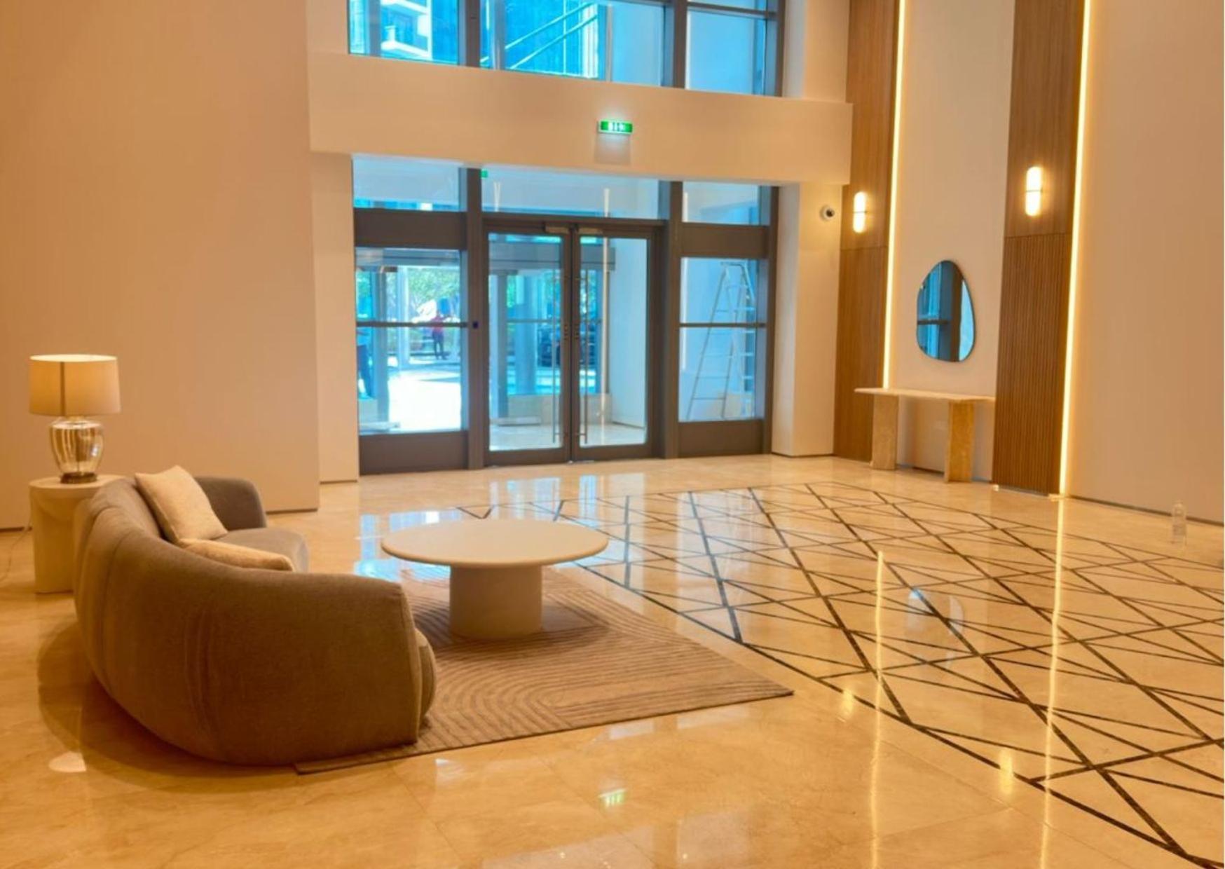 Apartment 2br Luxury With A Garden View Dubai