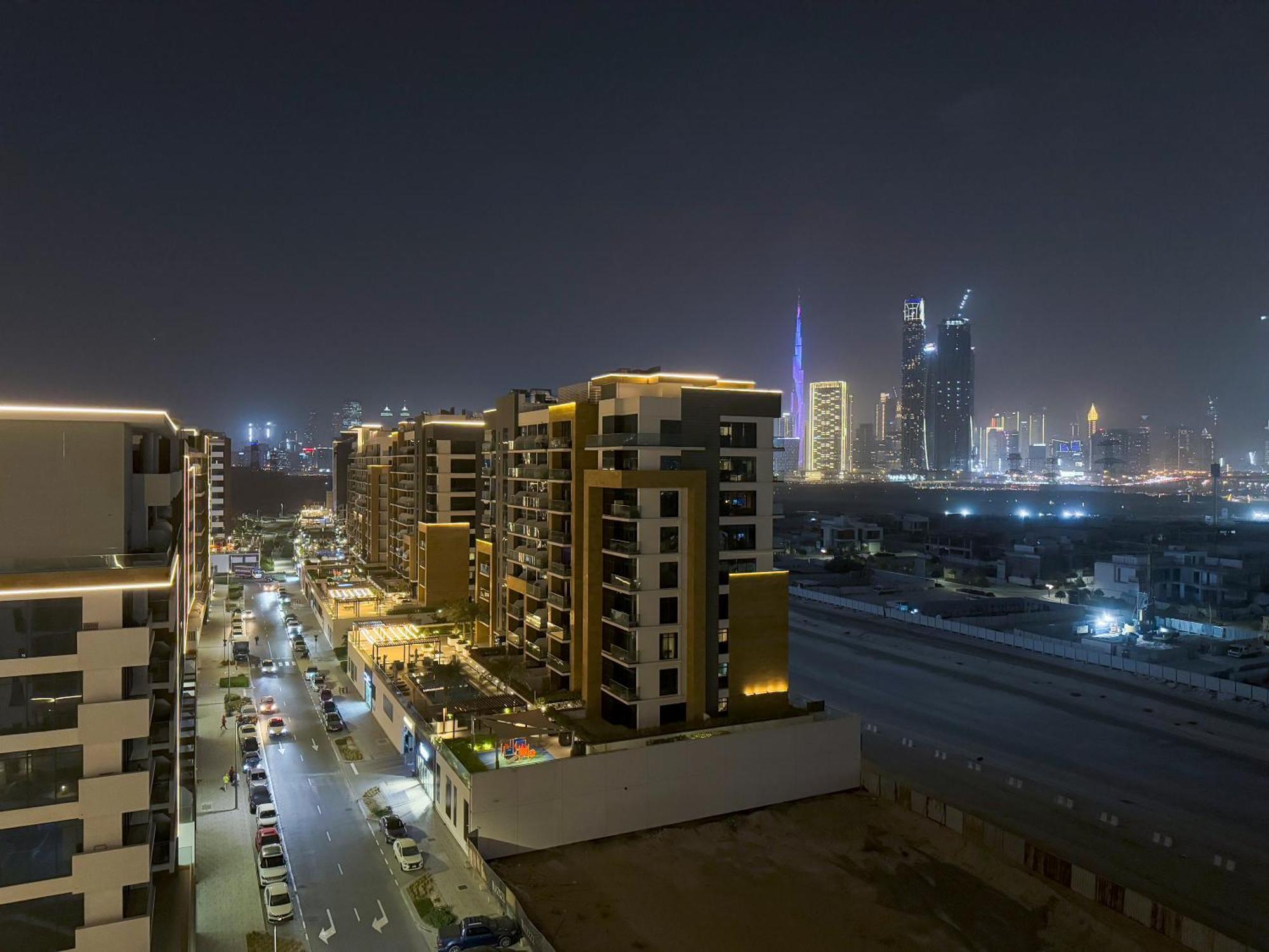 Stylish 3br With Burj Khalifa & Pool Views Apartment