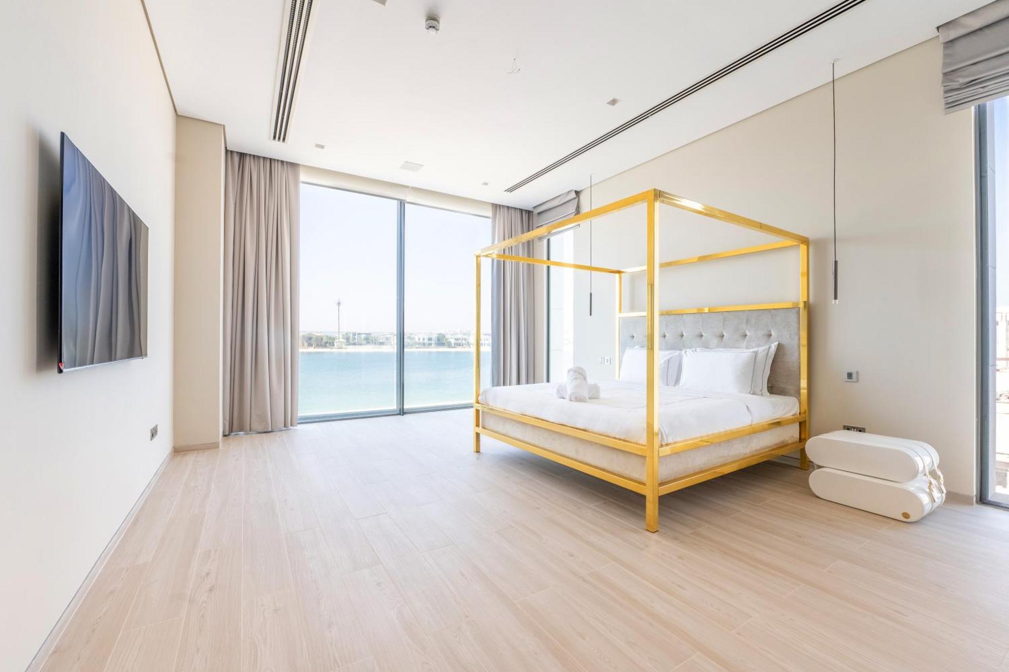 Ultra-luxury 6br Palm - Private Pool & Beach Villa Dubai