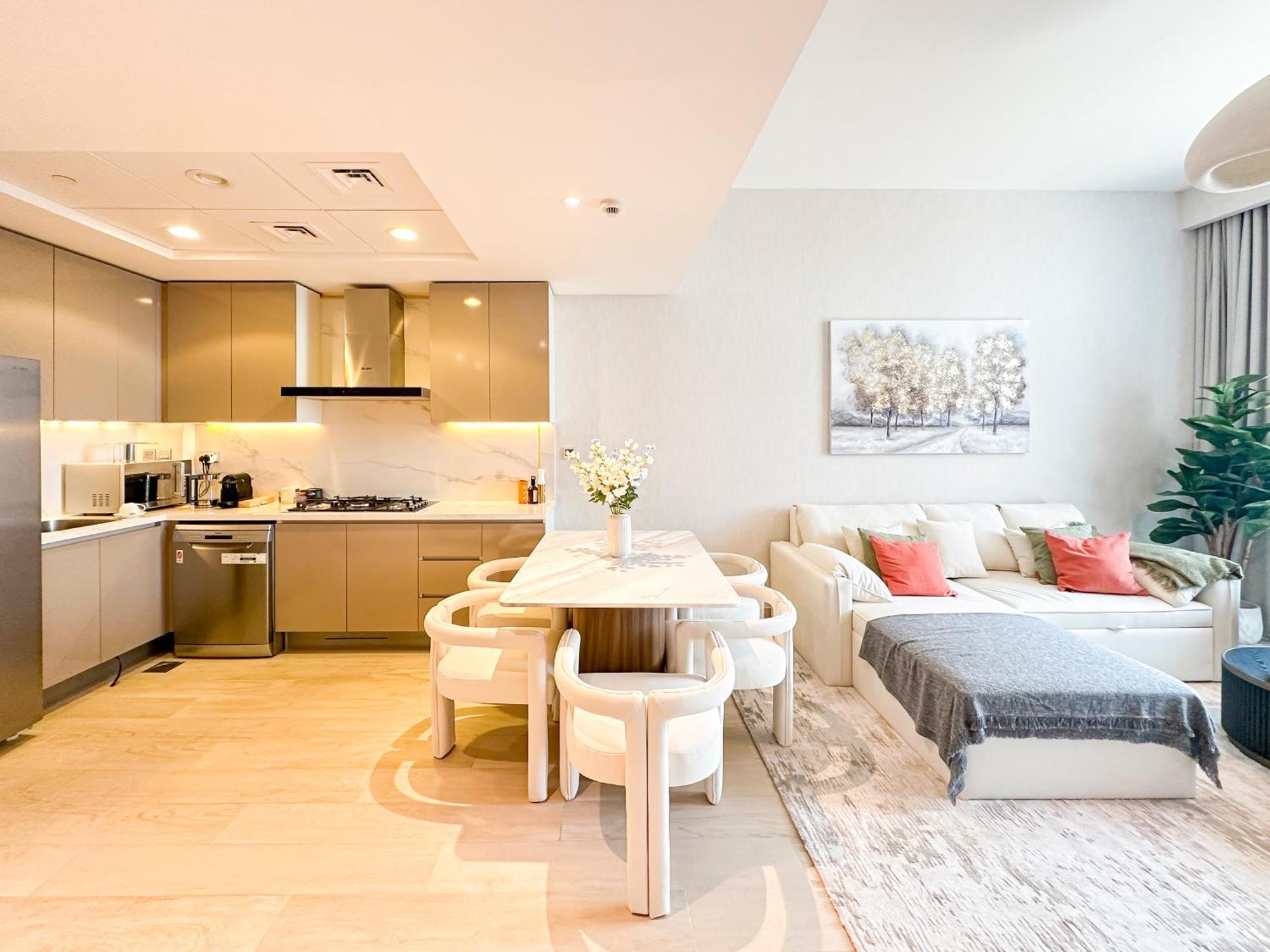 Stylish 3br With Burj Khalifa & Pool Views Apartment *