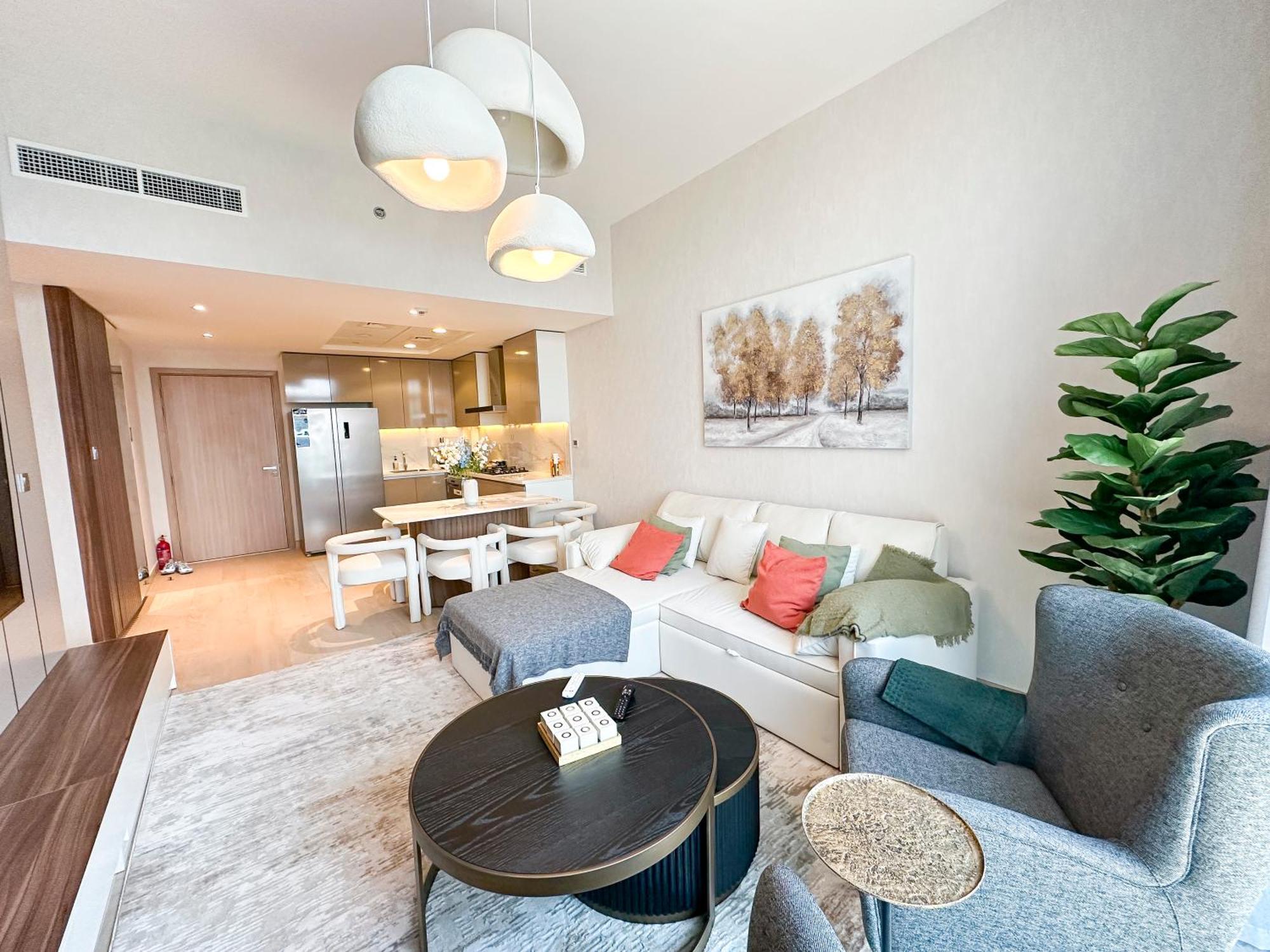 Apartment Stylish 3br With Burj Khalifa & Pool Views *