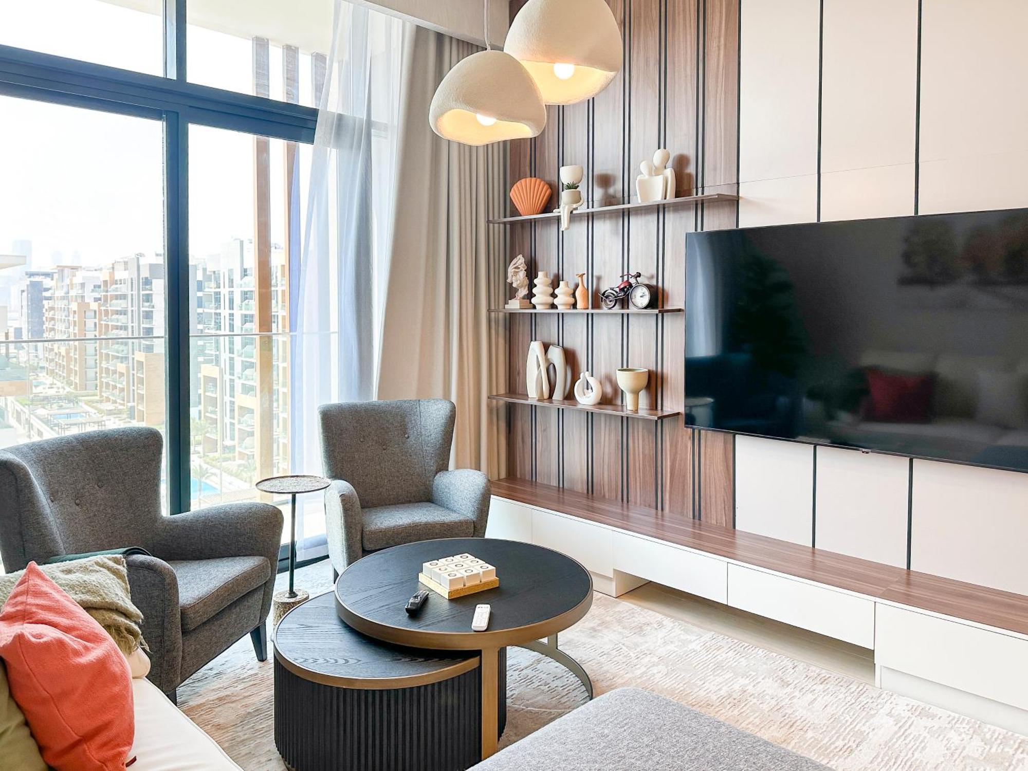 Stylish 3br With Burj Khalifa & Pool Views Apartment Dubai