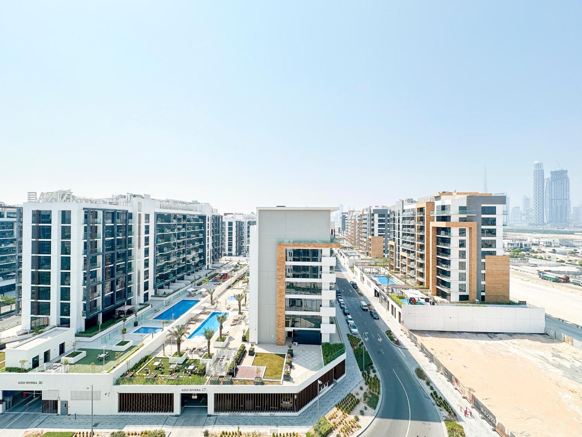 Stylish 3br With Burj Khalifa & Pool Views Dubai