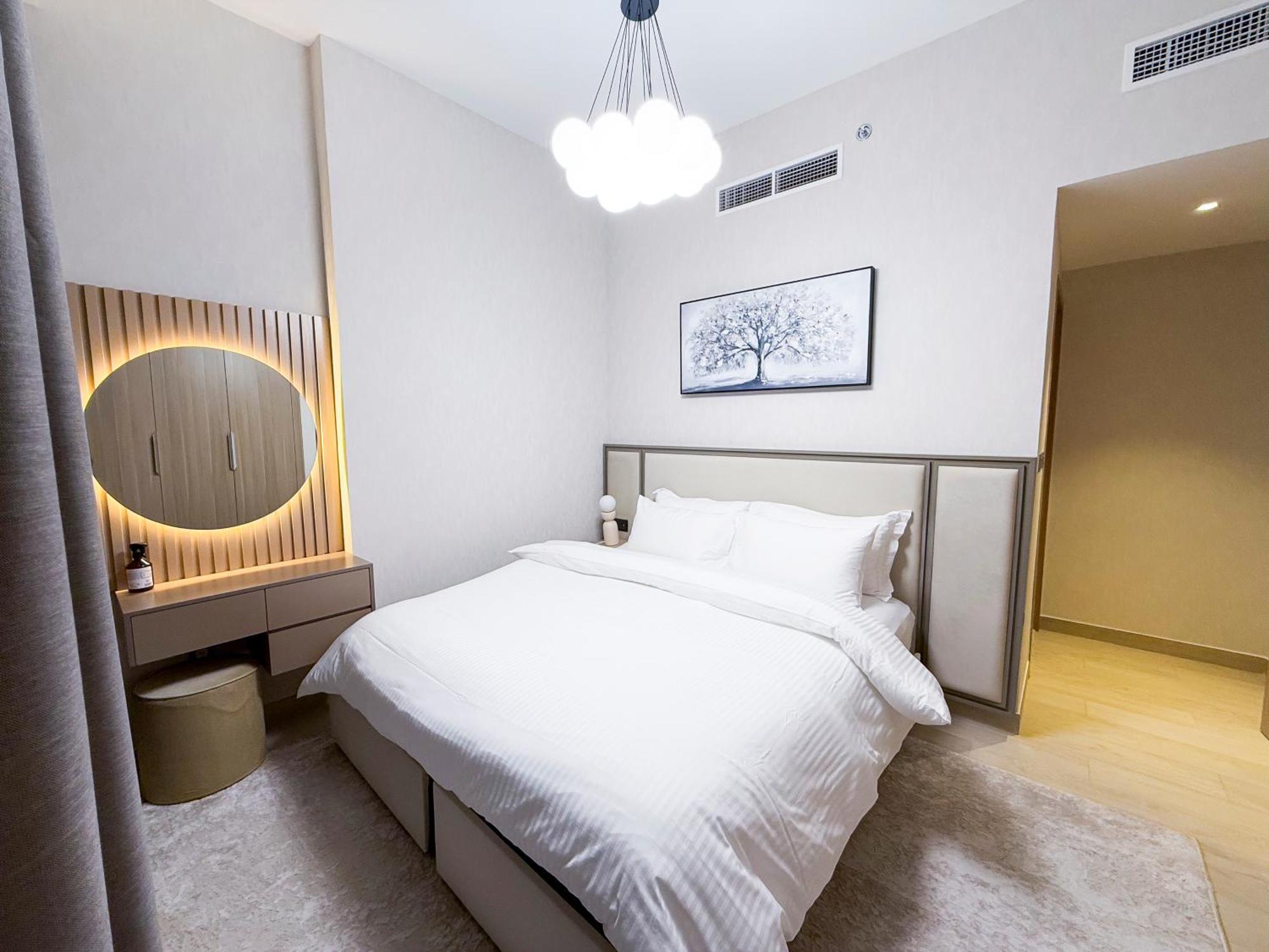 Stylish 3br With Burj Khalifa & Pool Views * Dubai