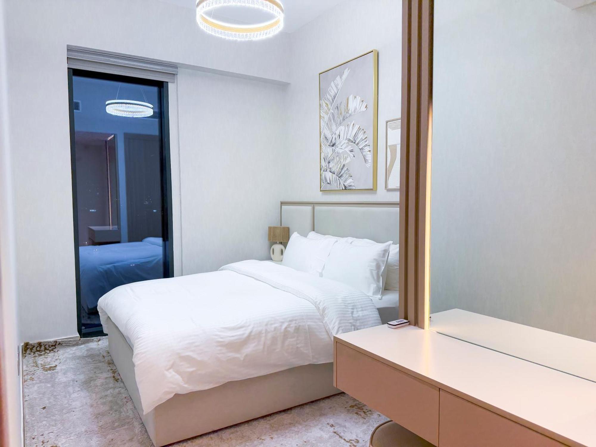 Apartment Stylish 3br With Burj Khalifa & Pool Views