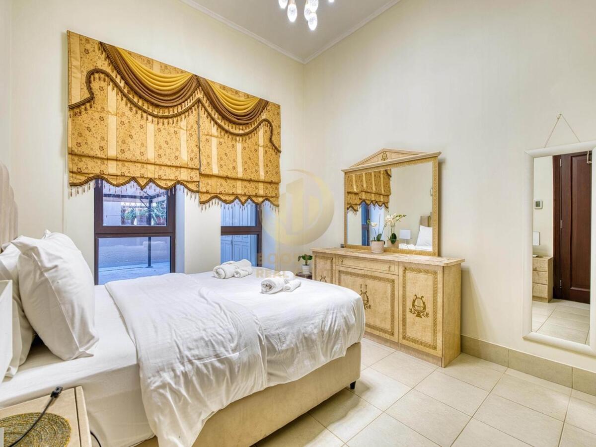 Luxury 1 Bedroom Downtown *