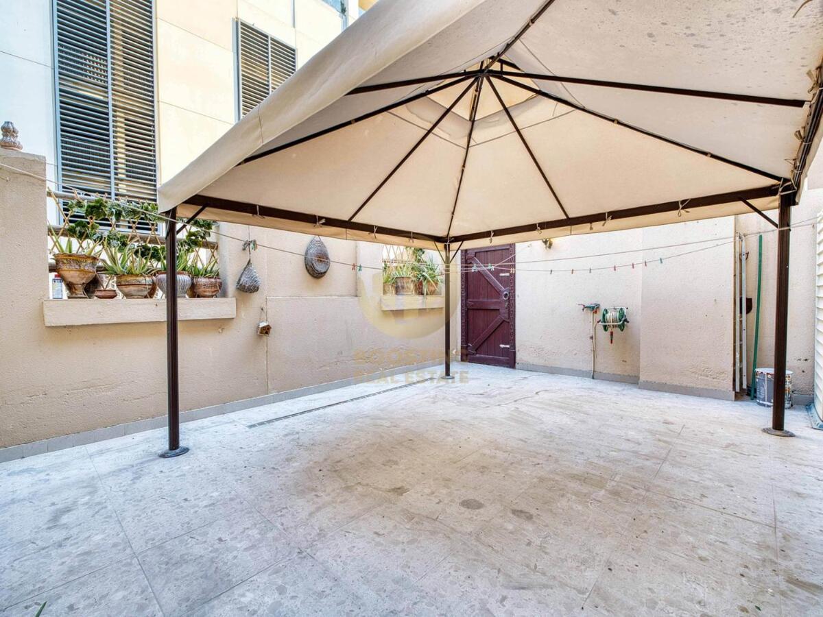 Luxury 1 Bedroom Downtown *