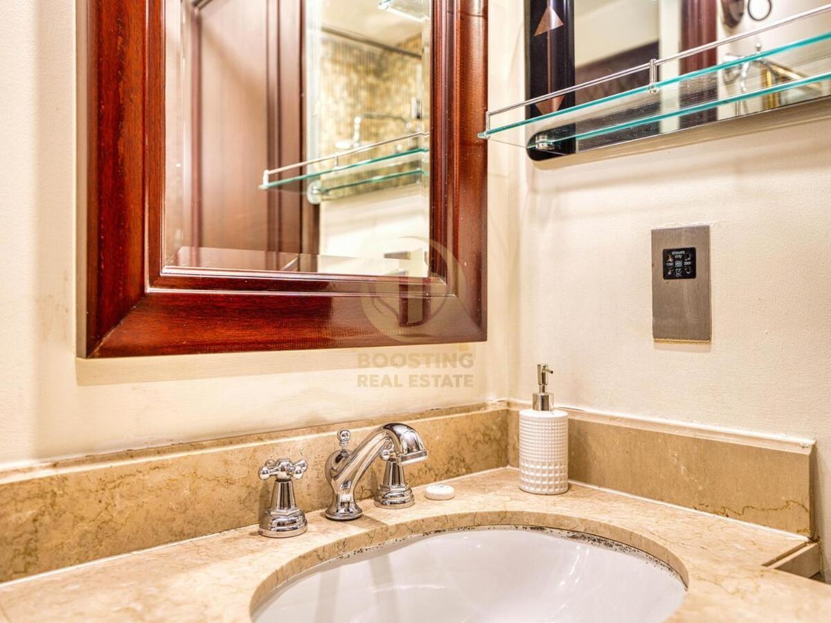 Luxury 1 Bedroom Downtown Apartment