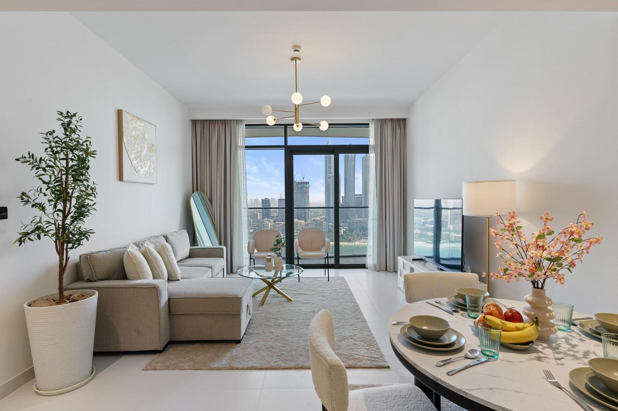 Luxurious 2br In Beachfront With Marina Skyline View Apartment