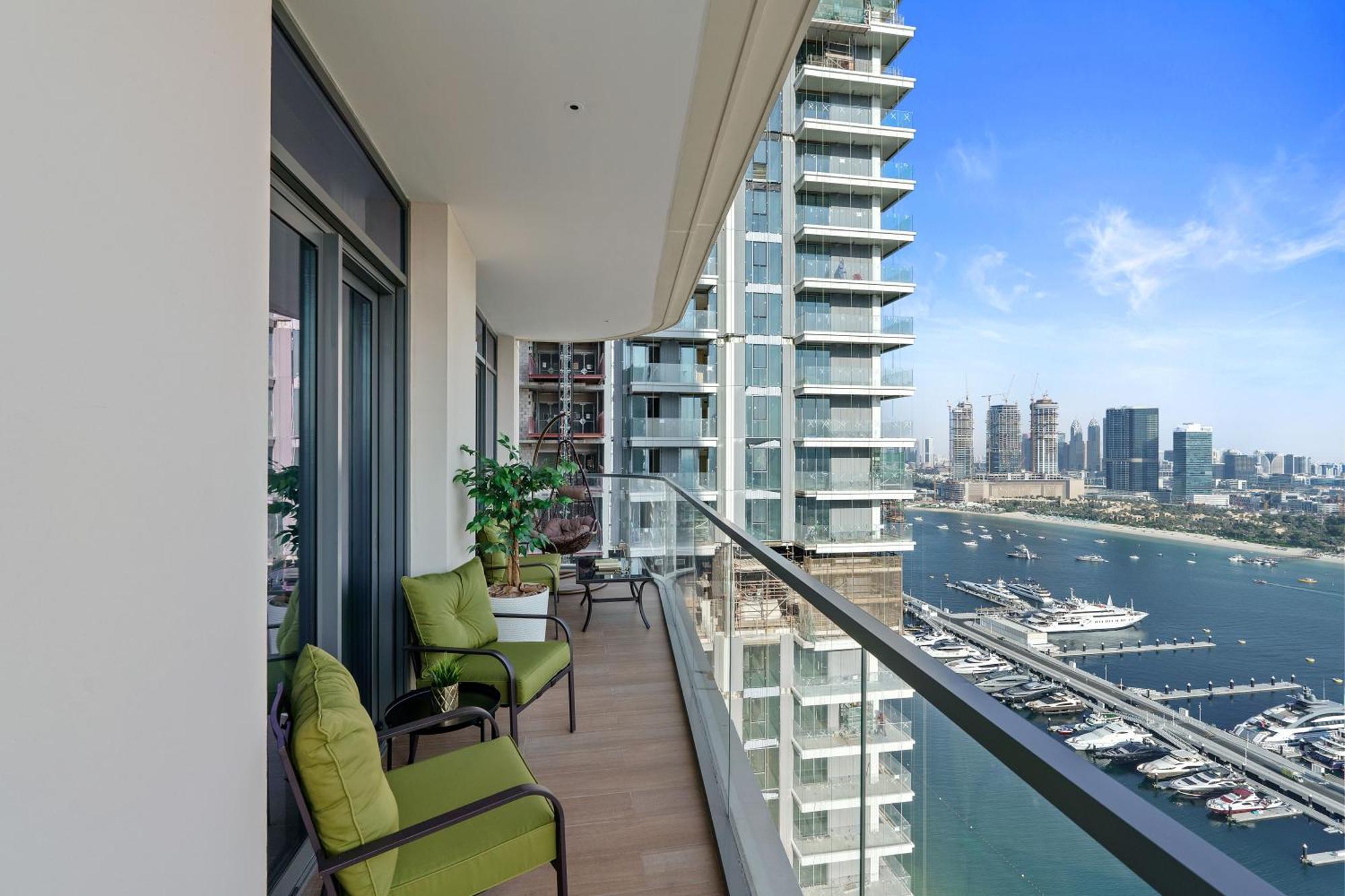 Luxurious 2br In Beachfront With Marina Skyline View * Dubai