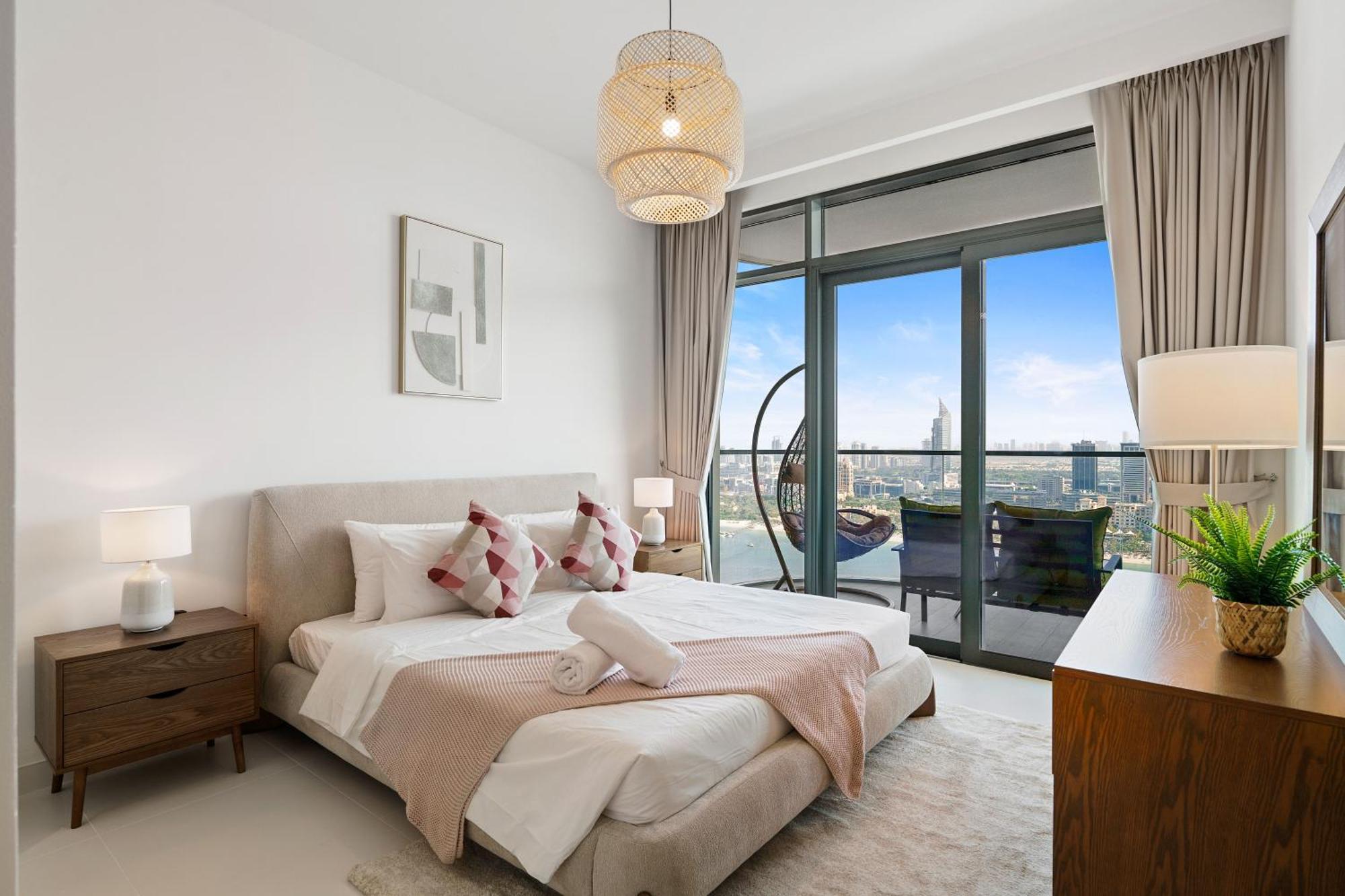 Apartment Luxurious 2br In Beachfront With Marina Skyline View