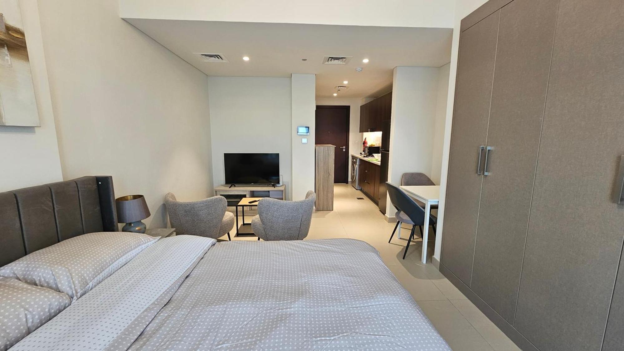 Spacious Luxurious Al Furjan Apartment *