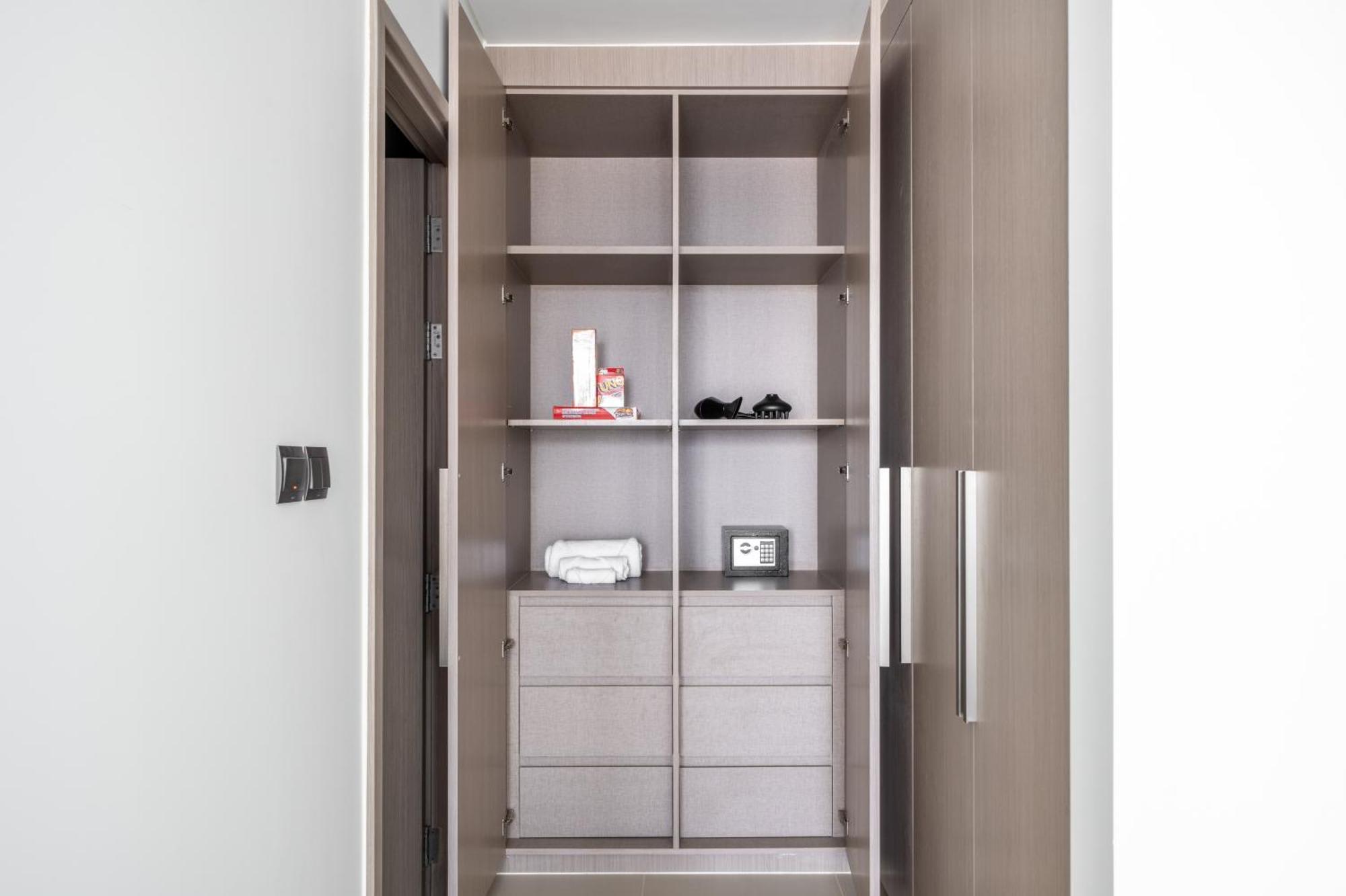 Peaceful Dunes 2 - Near Burj Khalifa & Mall Apartment Dubai
